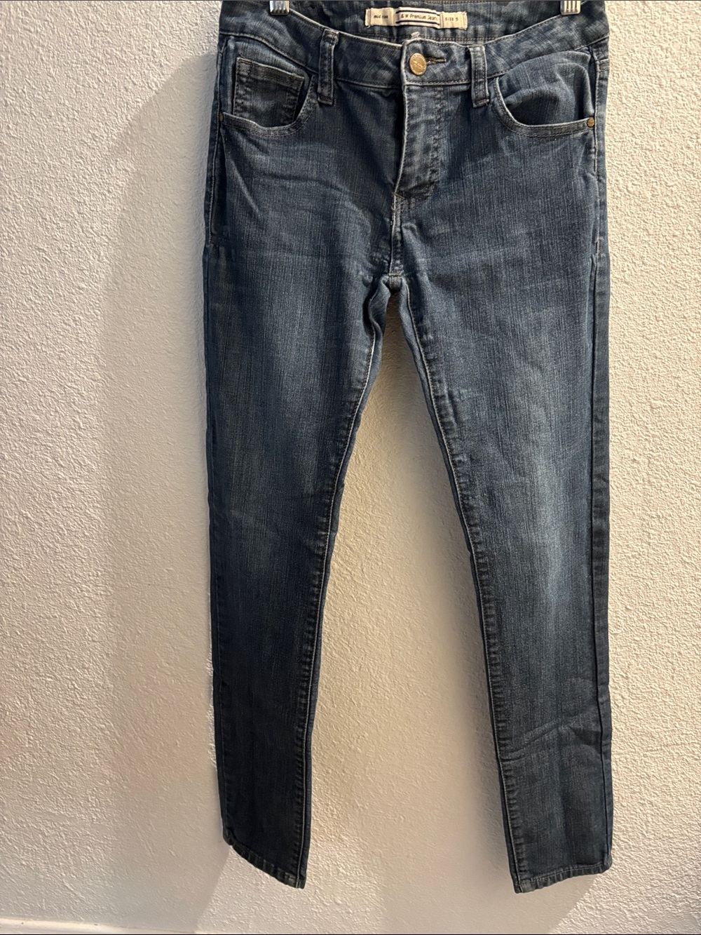 Women’s Mid-Blue Skinny Jeans